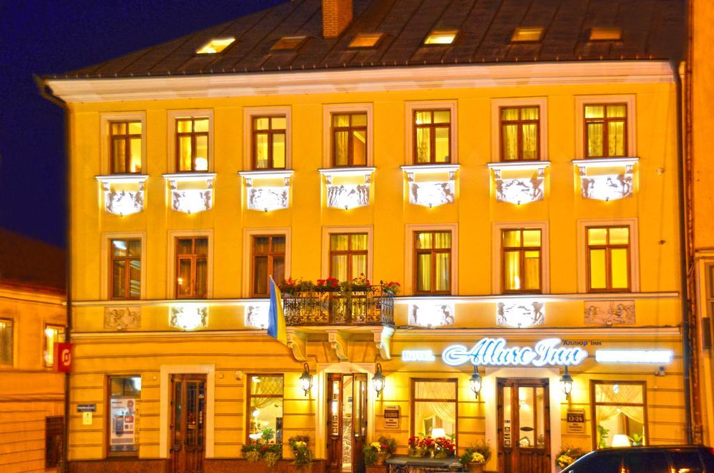 Allureinn Hotel And Spa Tsjernivsi Buitenkant foto