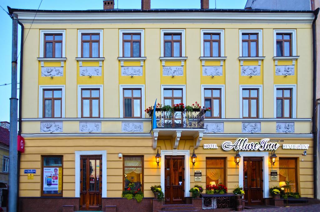 Allureinn Hotel And Spa Tsjernivsi Buitenkant foto