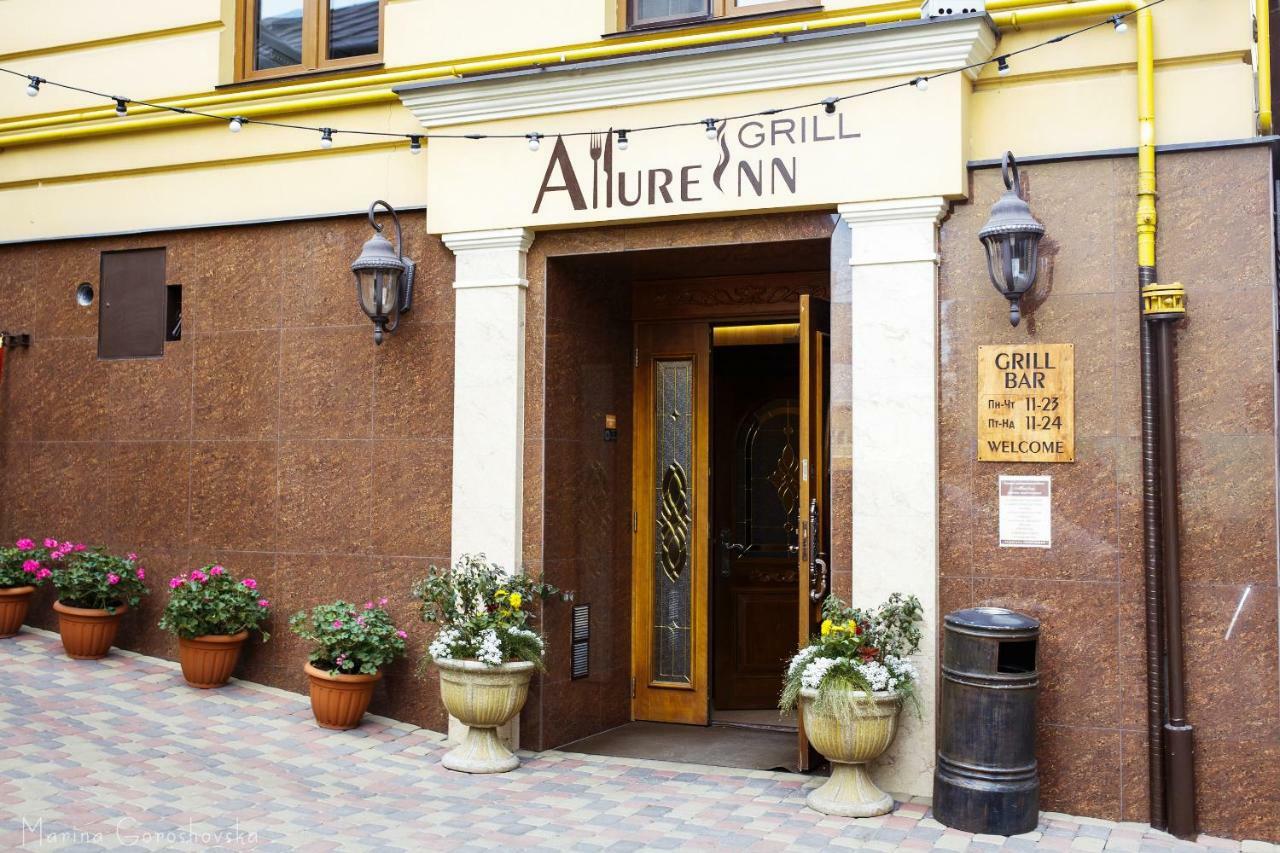 Allureinn Hotel And Spa Tsjernivsi Buitenkant foto